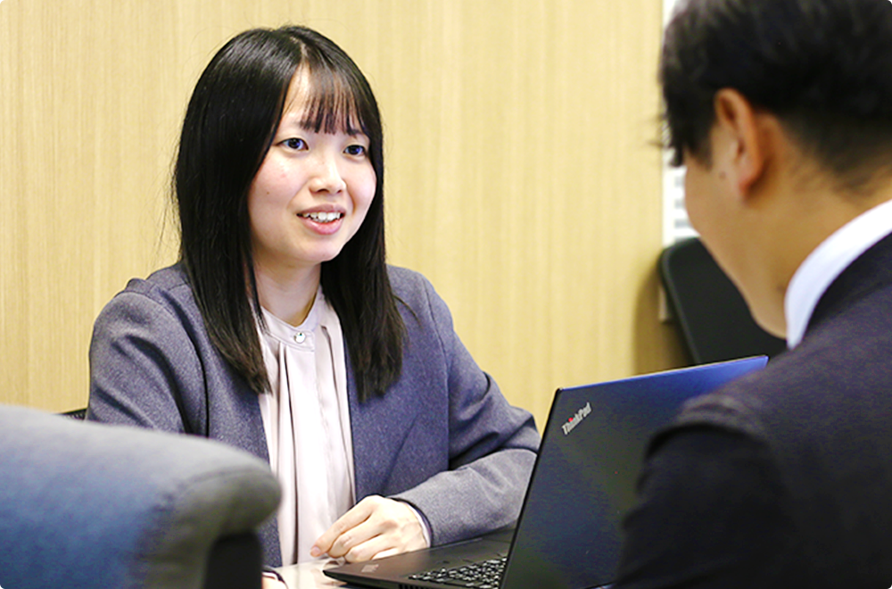 接客をしている様子